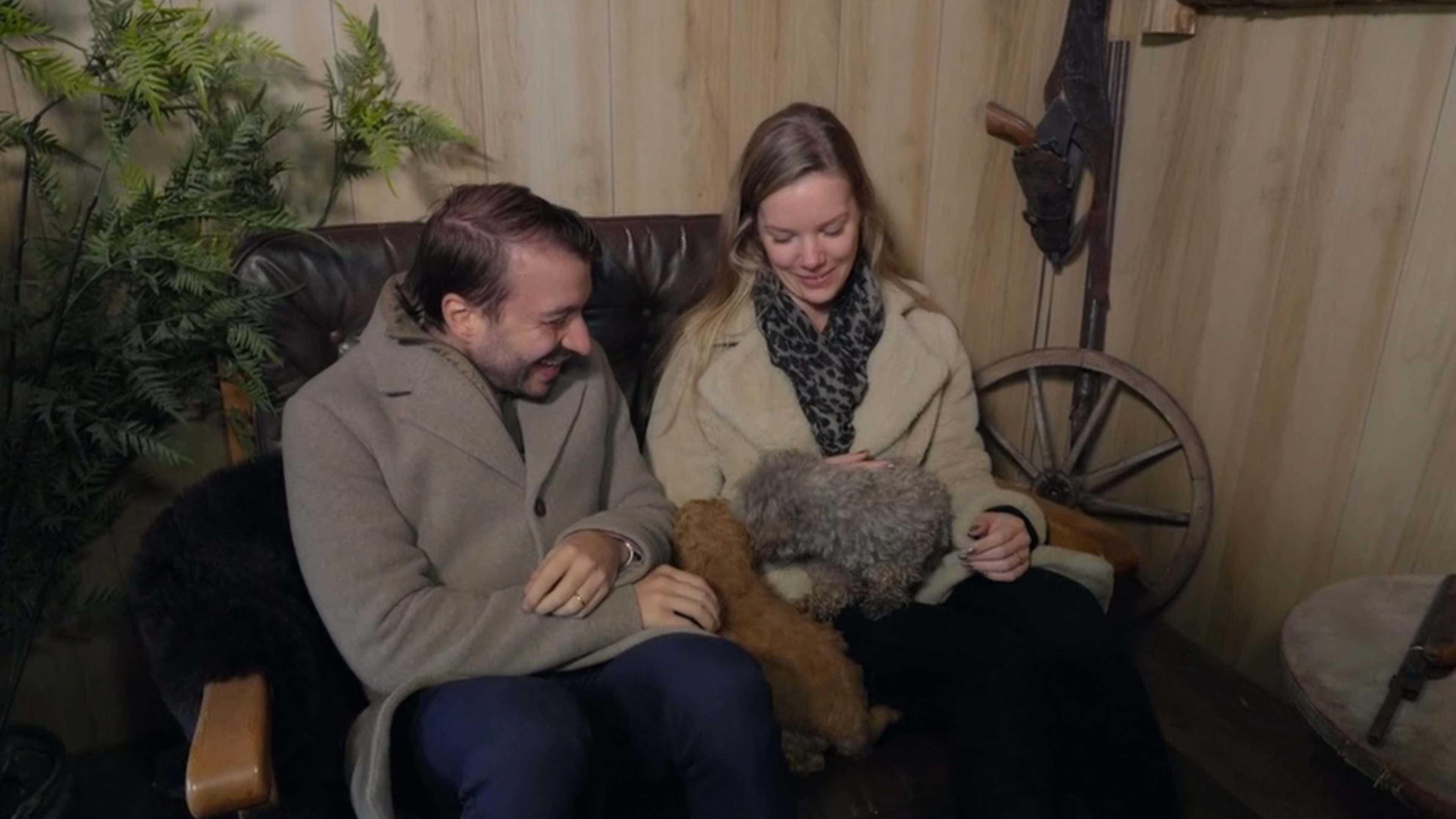 Married at first sight: eindelijk likt Kirsten haar vingers af bij Luigi, nu zijn missie in de watten leggen ’groot succes’ is